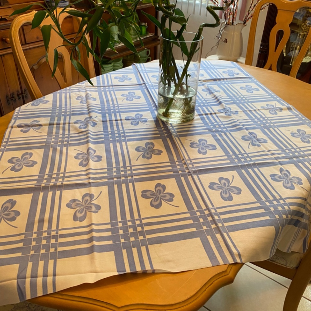 1950’s Vintage Tablecloth - Picture 2 of 2